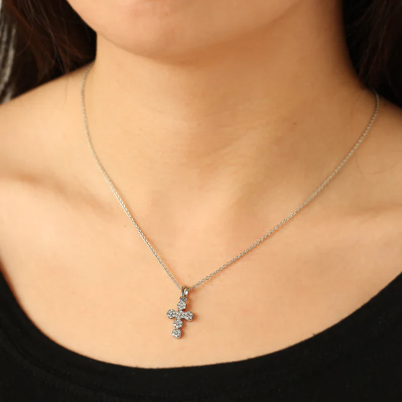 Joy Classic Cross pendant necklace